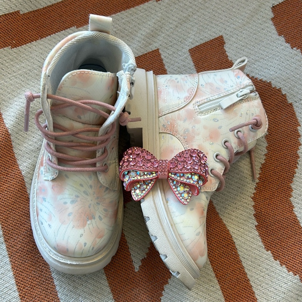 Lola and the boys boots